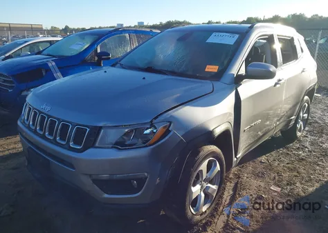 2018 Jeep Compass Latitude 4X4 z USA, uszkodzony, nr VIN 3C4NJDBB4JT400754